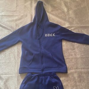 This was ordered from Jurlyshe in size small. The color is blue and white.